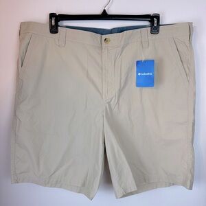 COLUMBIA Mens Khaki ‘Washed Out’ Shorts 10” Inseam NWT | Size 42 Waist